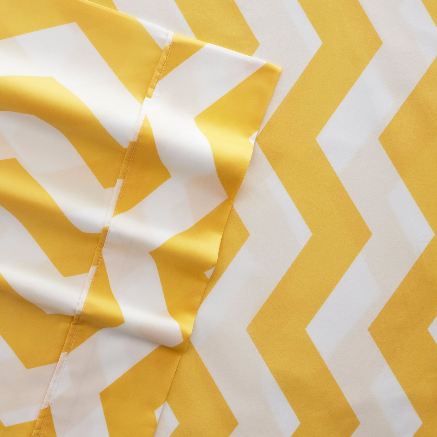 Arrow Pattern 4-Piece Sheet Set