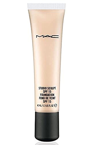 MAC Studio Sculpt SPF 15 Foundation NC40