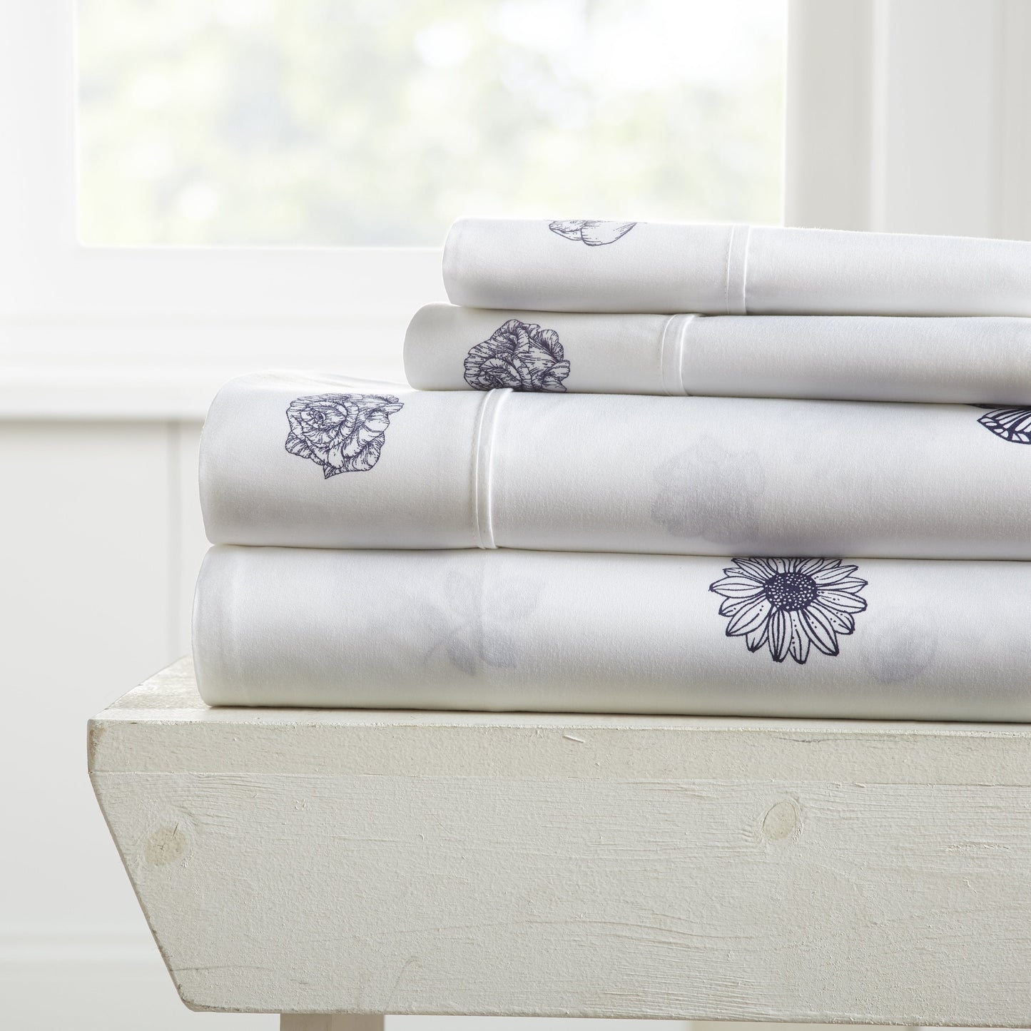 Indigo Flowers Pattern 4-Piece Sheet Set