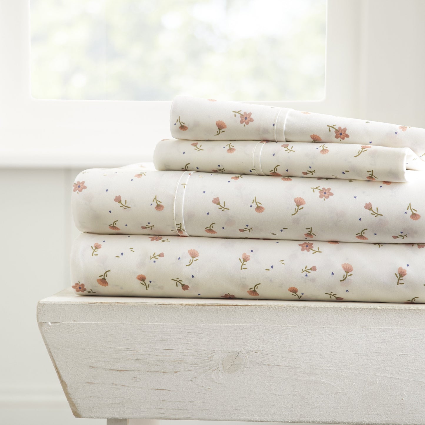 Floral Pattern 4-Piece Sheet Set